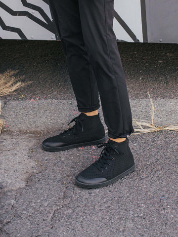 Jet Black / 8